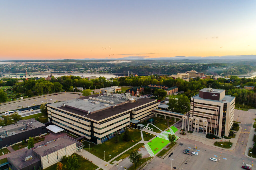 CampusUQACAutomne_CanopéeA21142